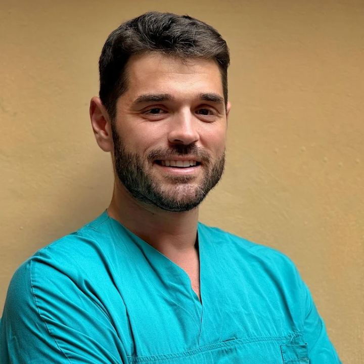Foto cv Dr. Muto